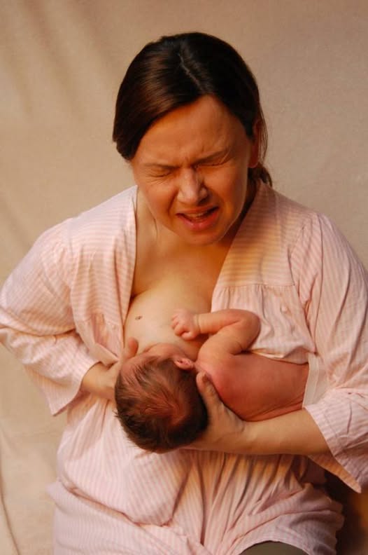 Allattamento Senza Dolore – 7 Segreti che Ogni Mamma Dovrebbe Conoscere 2 Allattamento doloroso per una mamma.
Allattamento Senza Dolore