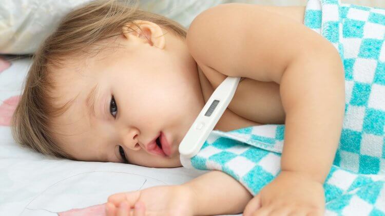 Febbre neonato: cosa fare, quando preoccuparsi e come misurarla