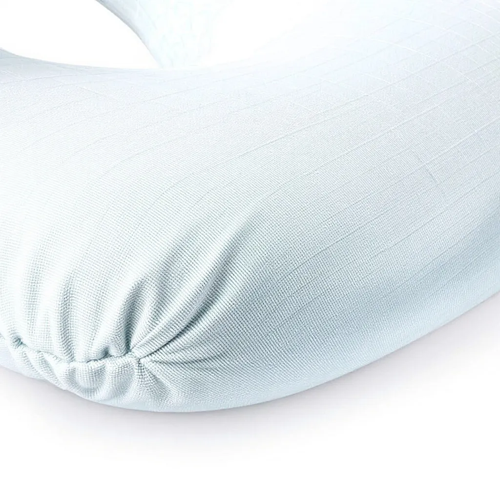 dettaglio materiali e forma ergonomica cuscino allattamento